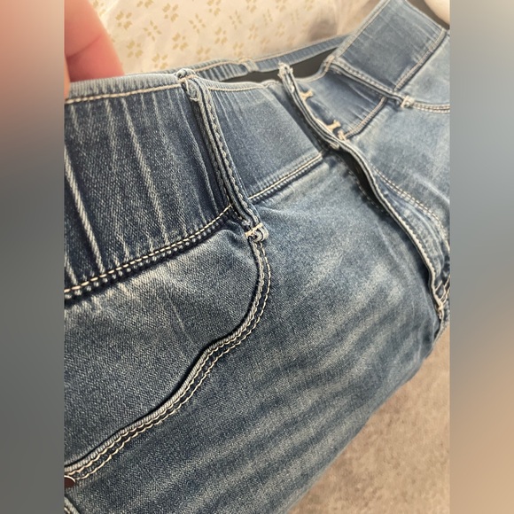 Apt. 9 Women's Ankle Jeans in Blue - Picture 5 of 12